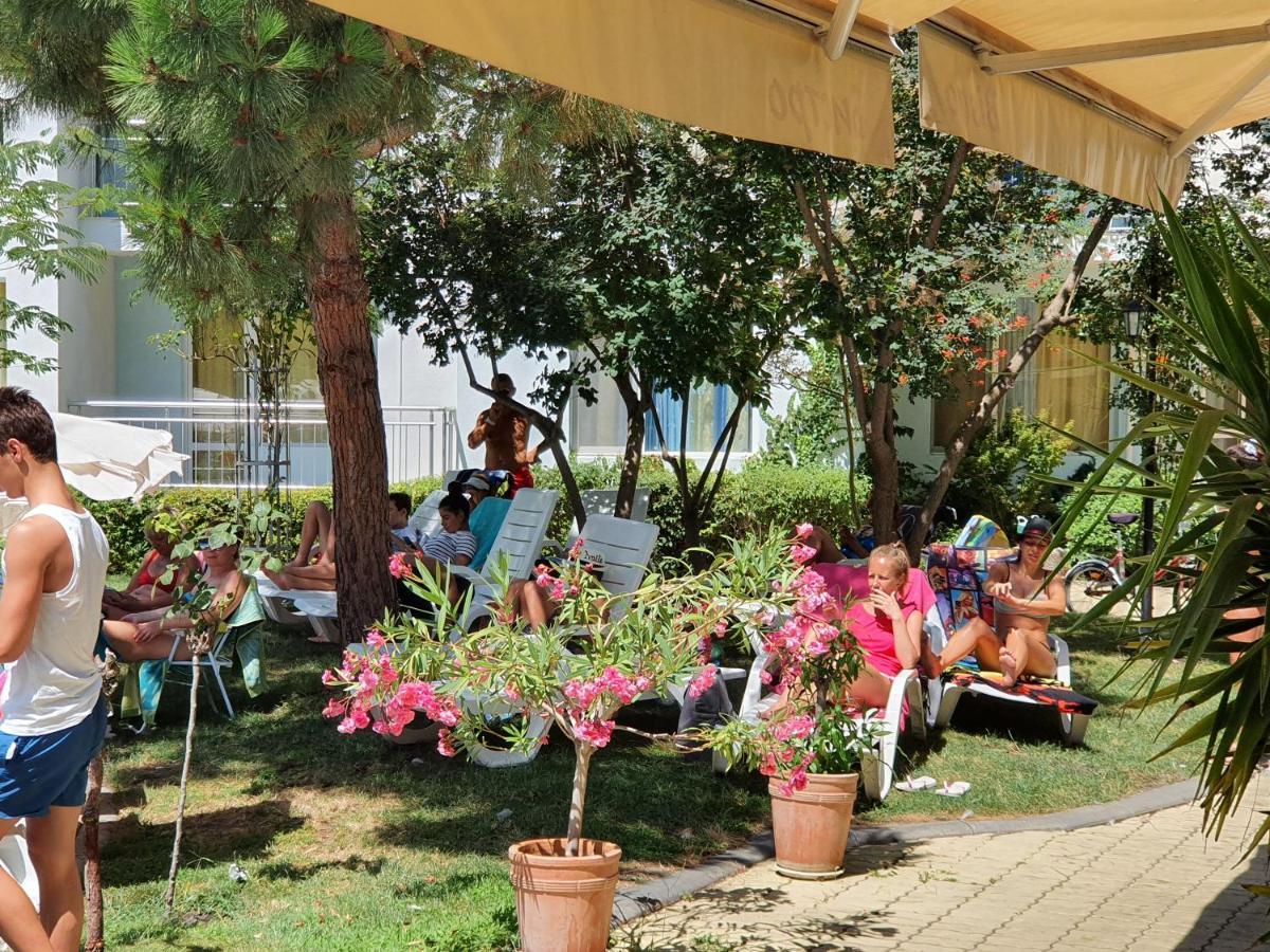 סאני ביץ' Yassen Holiday Village מראה חיצוני תמונה